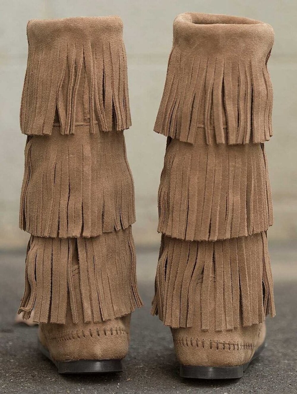 Authentic Minnetonka 3 Layer Fringe Boots Taupe Suede Size 6 Boho Western - Picture 3 of 6